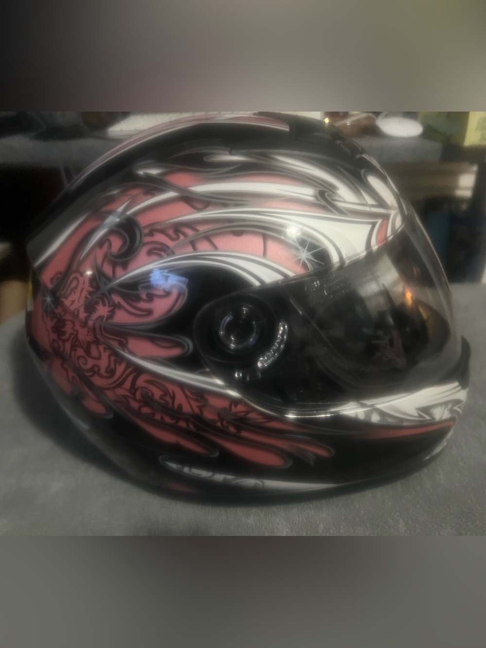 Bilt Black and Pink Dragon Graphic Full-Face Protective Head Gear, Size Medium